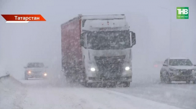 &laquo;Снежная ловушка&raquo;: белорусский дальнобойщик четыре дня просидел в сугробе под Казанью