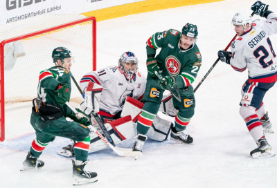 &laquo;Ак Барс&raquo; разгромно обыграл &laquo;Нефтехимик&raquo; на своем льду
