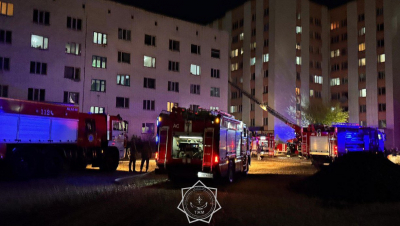 Слаженные действия спасателей помогли вывести детей и взрослых из огня