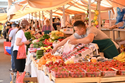 Казахстан полностью обеспечивает себя основными видами продтоваров