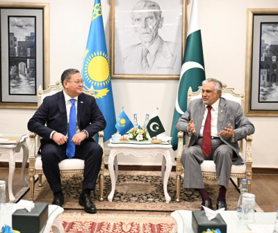 Глава МИД прибыл с официальным визитом в Пакистан