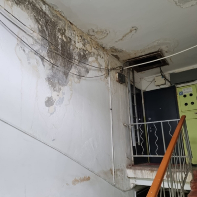 Крыша протекает, провода намокают. Сколько ждать модернизации дома?