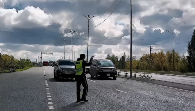 В Астане за сутки эвакуировали 11 авто без номеров и с просроченными транзитами