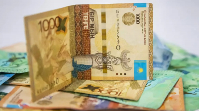 Тенге немного укрепился, но рынок в растерянности