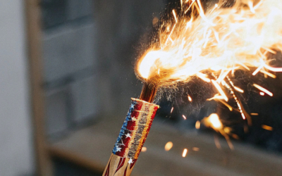 Пожарные предупредили владельцем кафе и ресторанов об опасности фейерверков