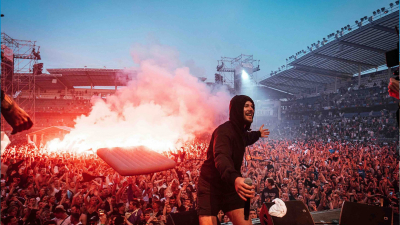 Концерт выступающего в Алматы Макса Коржа обернулся беспорядками