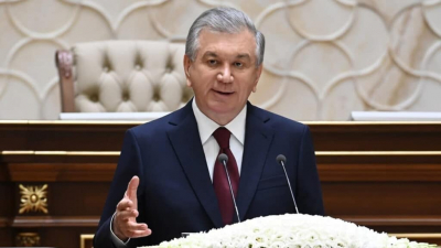 Президент Узбекистана осудил чиновников за стремление к роскоши