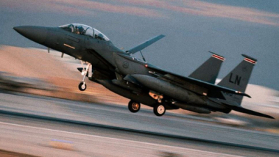 Накал нарастает: США перебрасывают истребители и авианосец к границам Ирана