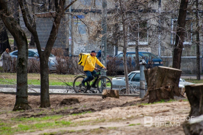 Зарплаты курьеров в России за год выросли на 23%